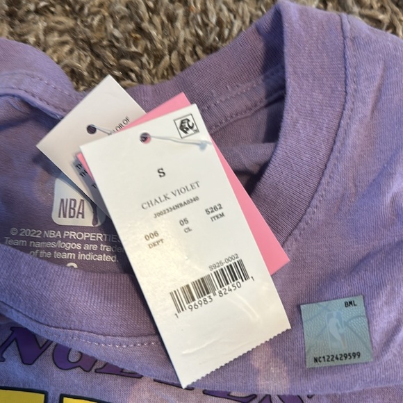 NWT NBA Lakers tee A - Picture 5 of 7